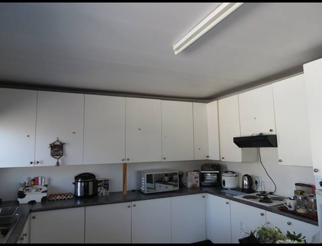 3 BEDROOM FREEHOLD FOR SALE IN BURGERSHOOP